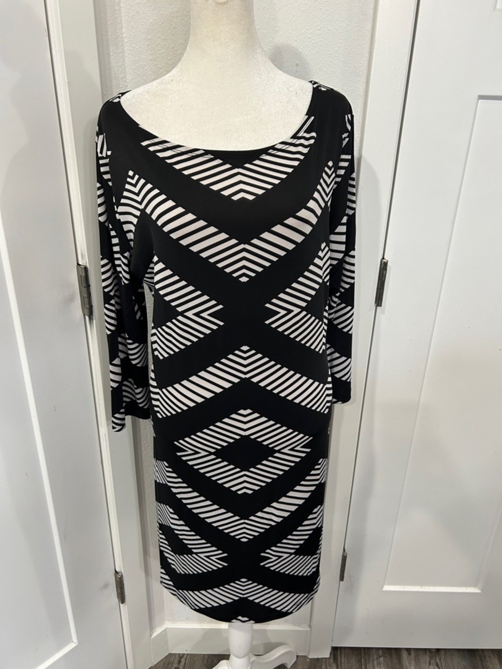 Black & White Geometric Midi Dress - Women